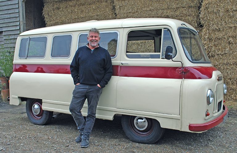 1957 Morris J2 Minibus