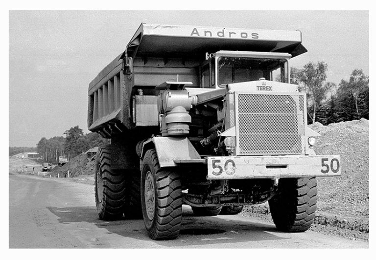 Building the M25 motorway